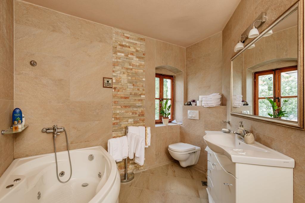 Villa Luxury Stone On The Sea With Private Pool And View Kotor Eksteriør billede