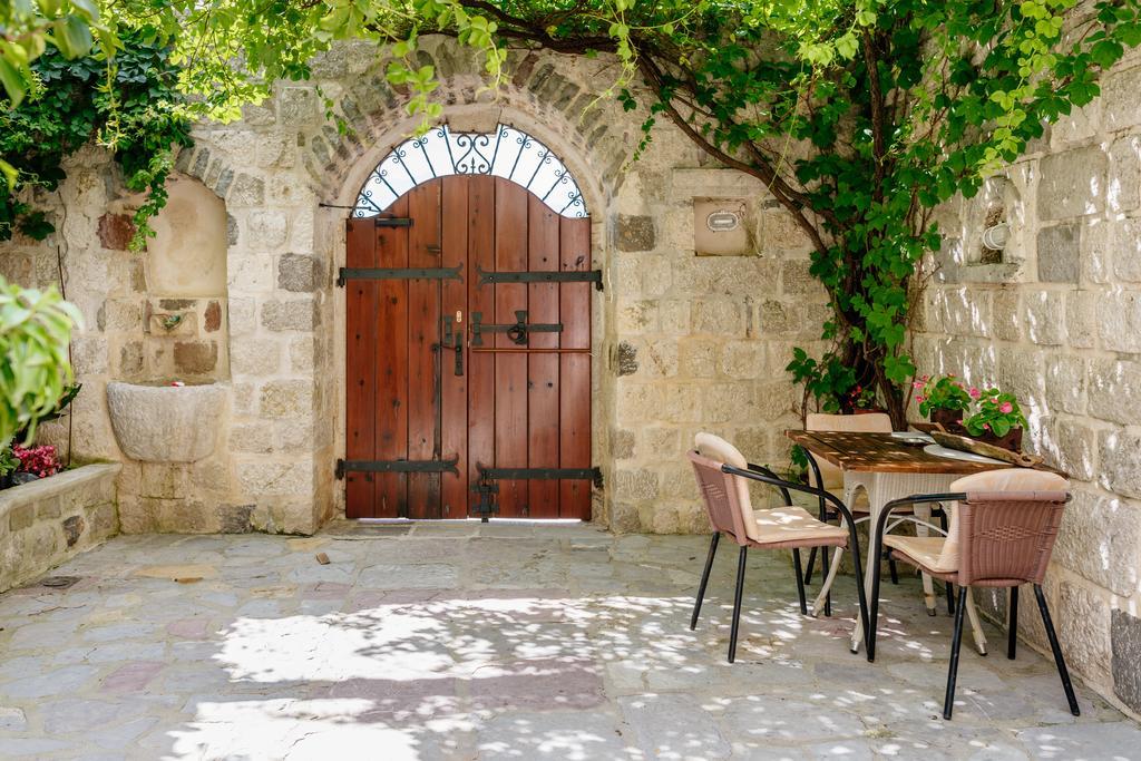 Villa Luxury Stone On The Sea With Private Pool And View Kotor Eksteriør billede