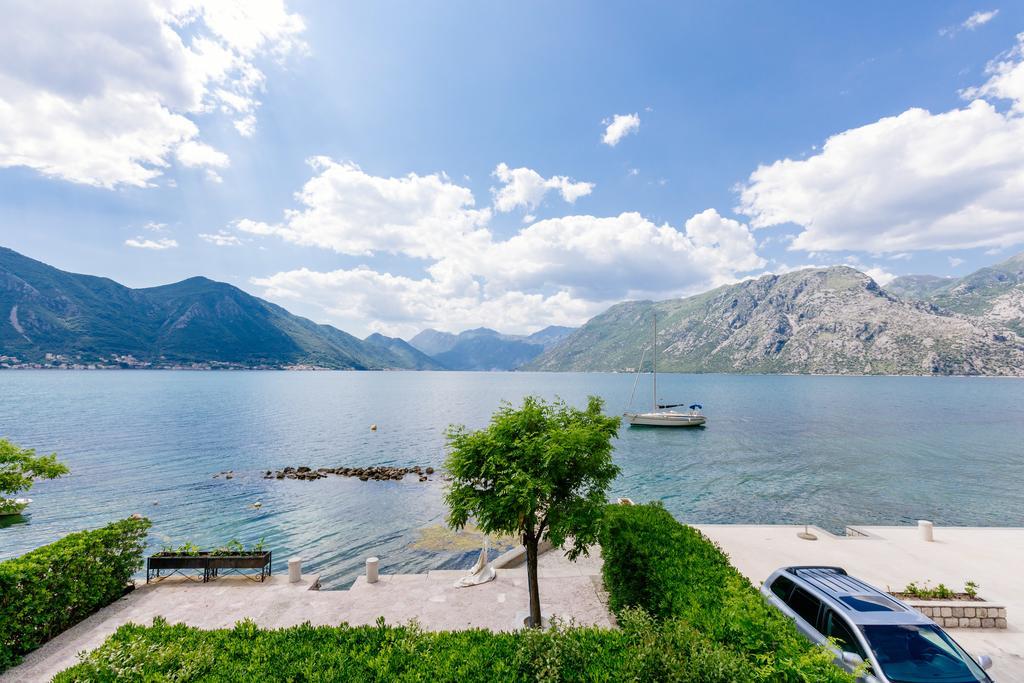 Villa Luxury Stone On The Sea With Private Pool And View Kotor Eksteriør billede