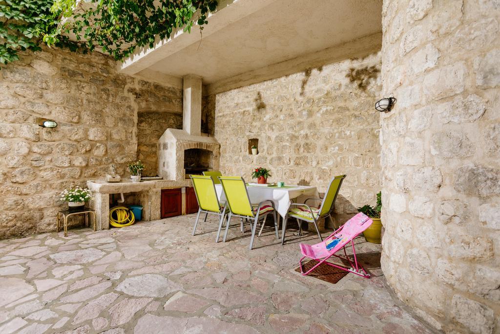 Villa Luxury Stone On The Sea With Private Pool And View Kotor Eksteriør billede