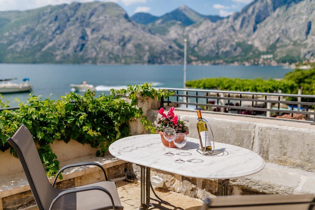 Villa Luxury Stone On The Sea With Private Pool And View Kotor Eksteriør billede