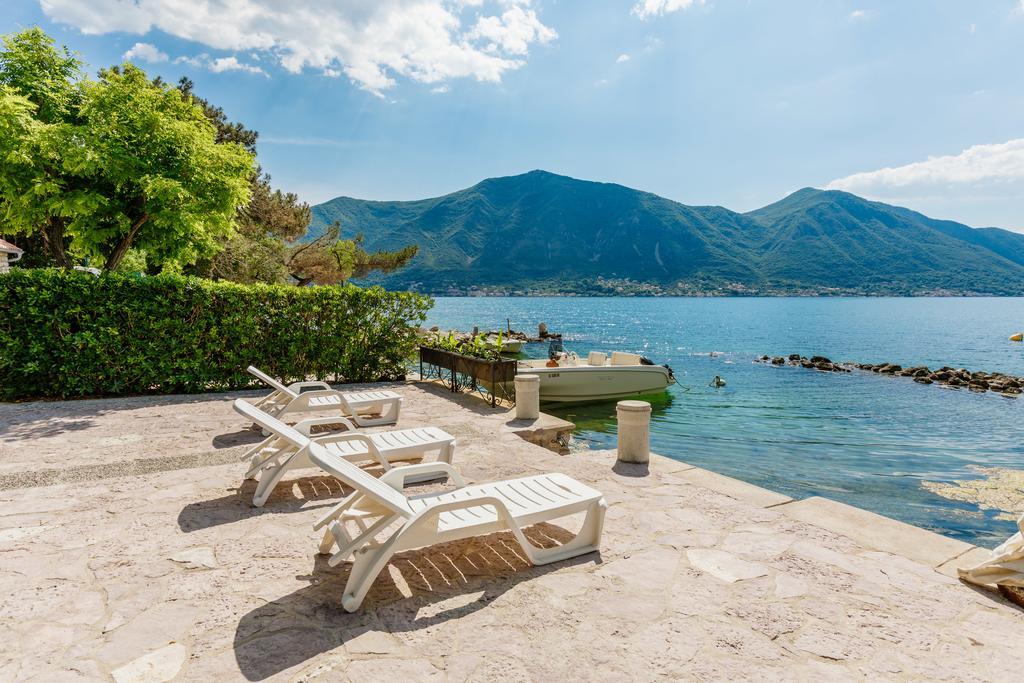 Villa Luxury Stone On The Sea With Private Pool And View Kotor Eksteriør billede