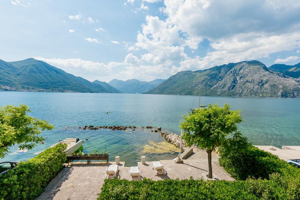 Villa Luxury Stone On The Sea With Private Pool And View Kotor Eksteriør billede