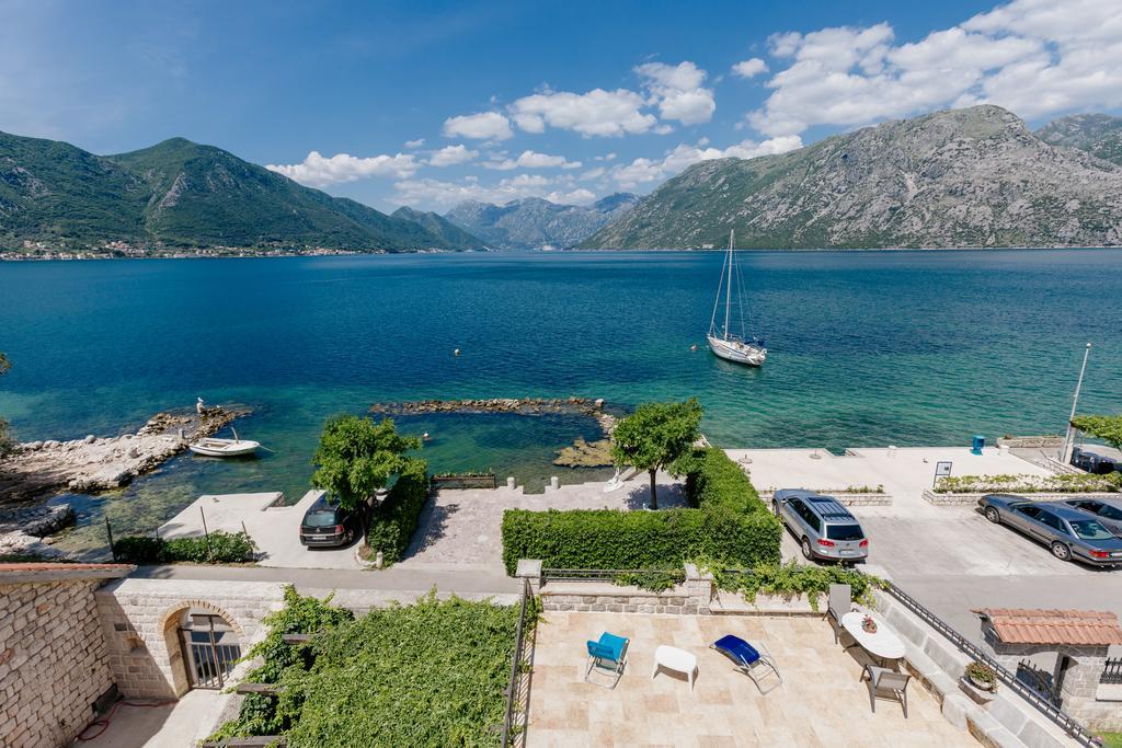 Villa Luxury Stone On The Sea With Private Pool And View Kotor Eksteriør billede